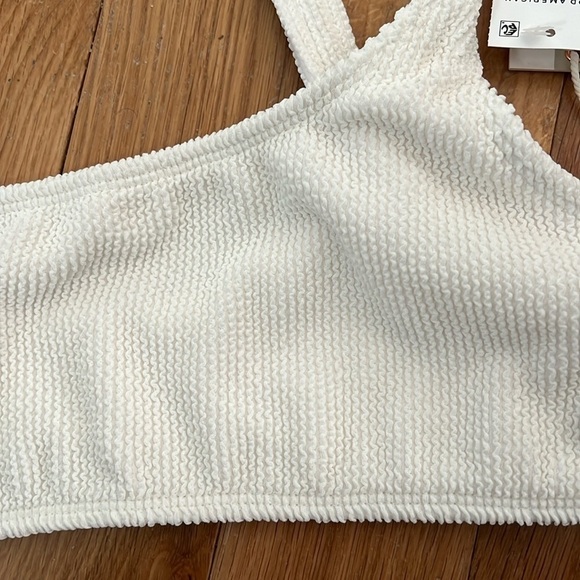 Good American Crinkle Hot Shoulder Top size 3/4 NWT - Picture 3 of 6